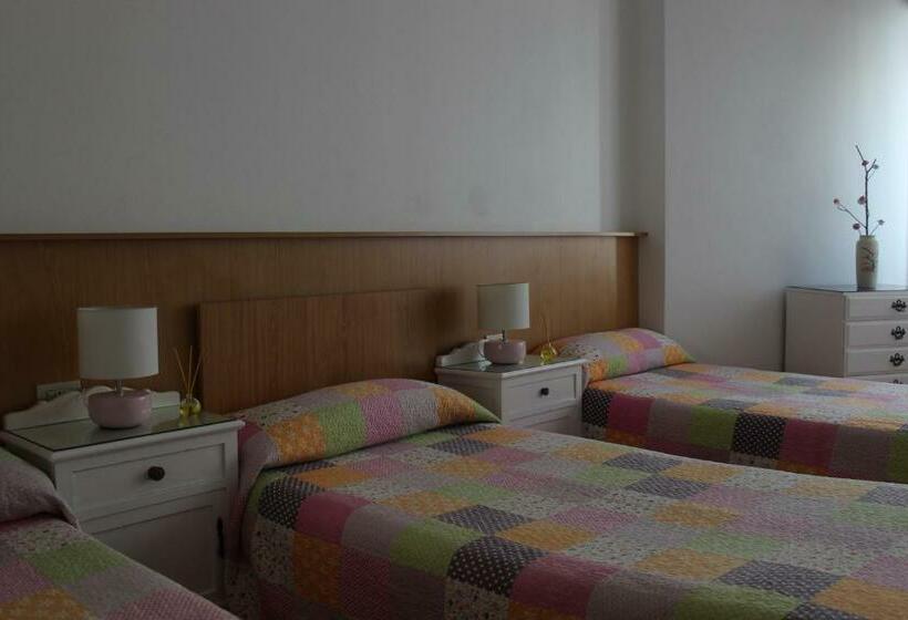 Кровать в Общей Комнате, Albergue Turistico Silleda