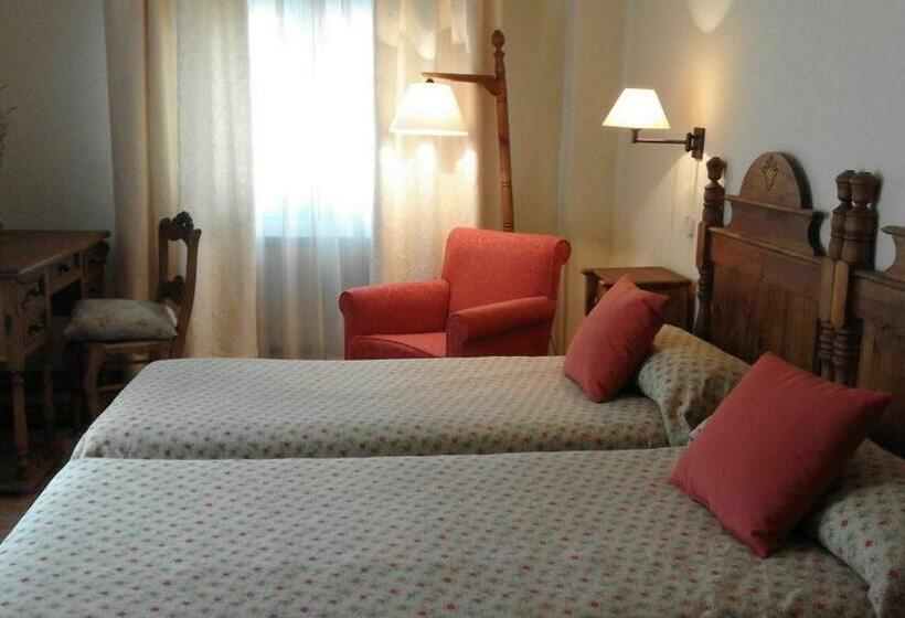 Номер Стандарт с Террасой, Hostal Rural Cumbres De Castilla
