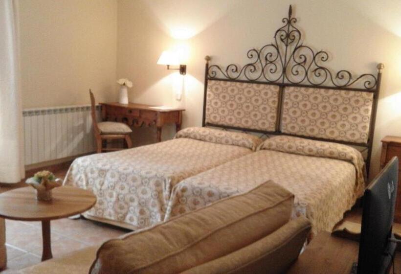 Номер Стандарт с Террасой, Hostal Rural Cumbres De Castilla