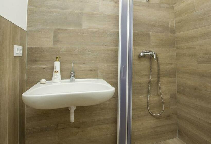 패밀리 룸, Lekeitio Aterpetxea Hostel