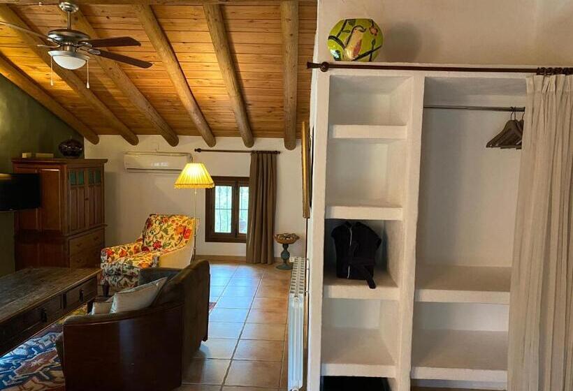 キングサイズベッドのデラックスルーム, Valle Del Arroyo Casas Rurales  Bed & Breakfast