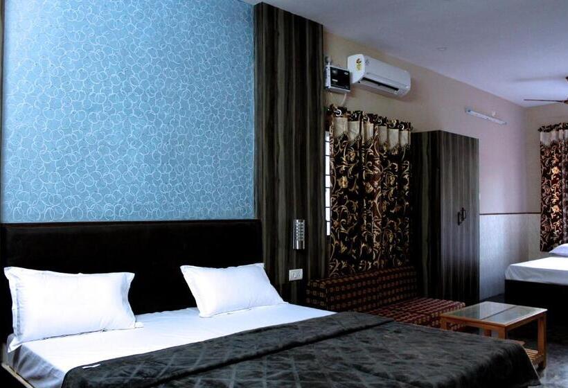 带阳台套房, Vinodhara Guesthouse