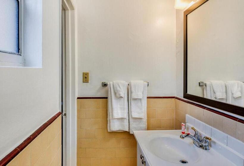 标准间, Gateway Motel