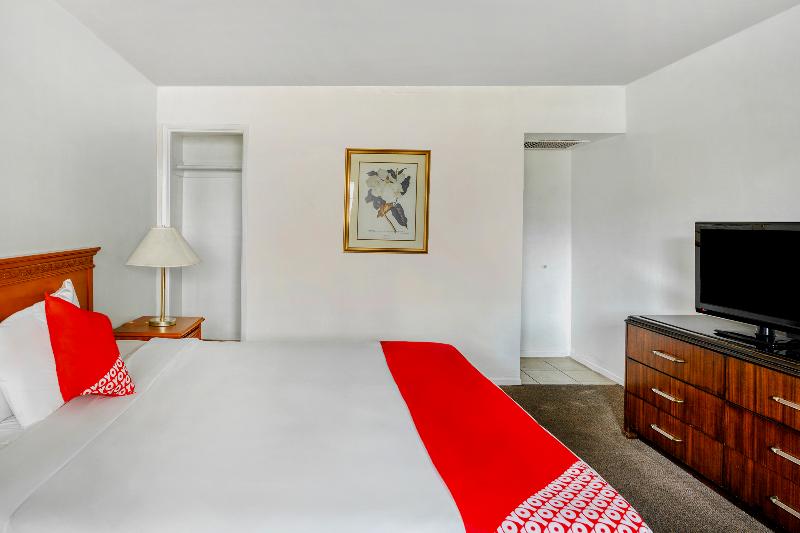 带大床的标准间, Gateway Motel
