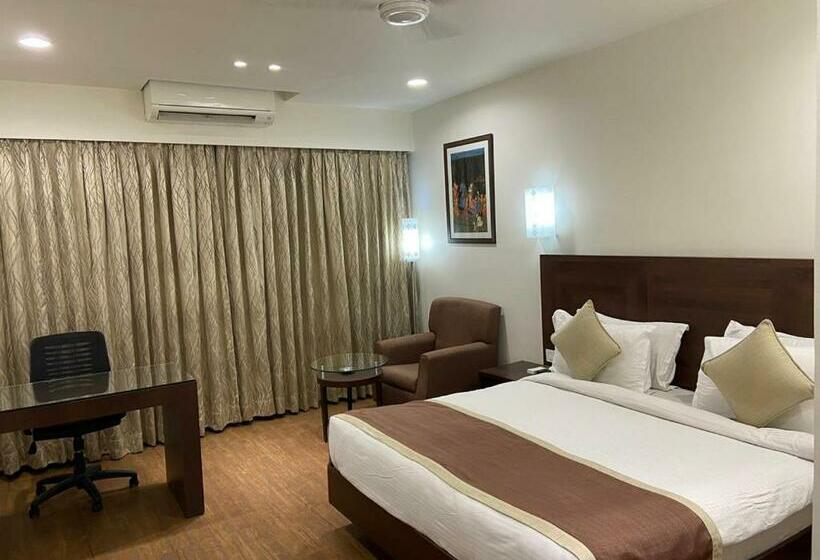 Номер Стандарт, Chryso Hotels Pvt Ltd