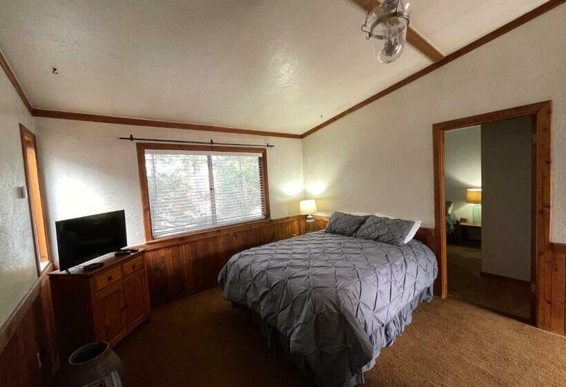 Люкс, Adventures Vacation Rentals