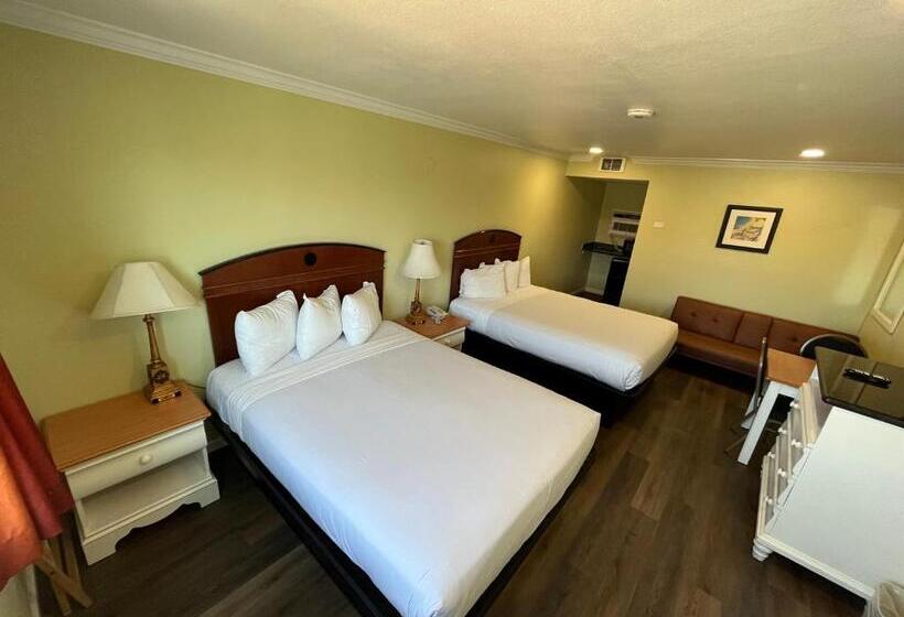 Номер Deluxe, American Inn   Grover Beach   Pismo Beach