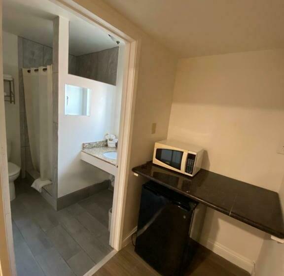 Номер Стандарт, American Inn   Grover Beach   Pismo Beach
