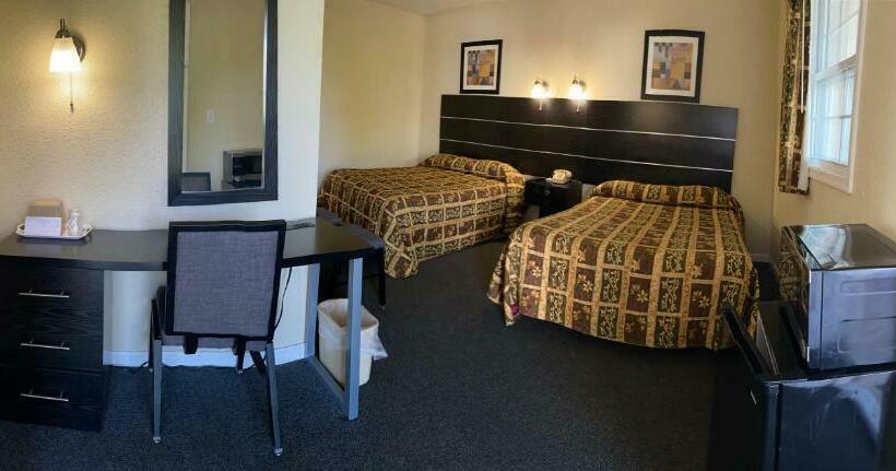 带2个双人床的标准工作室, Penn Amish Motel