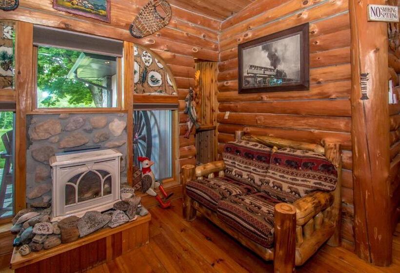 Хижина, Adventure Suites