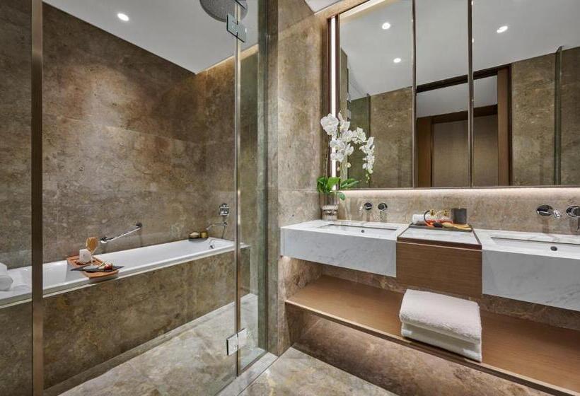 חדר קלאב עם מיטת קינג, Pan Pacific Jakarta