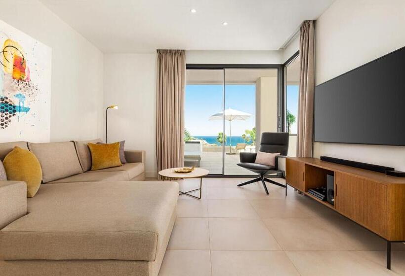 Апартаменты 2 Спальни с Бассейном, Seaview Residence With Private Pool