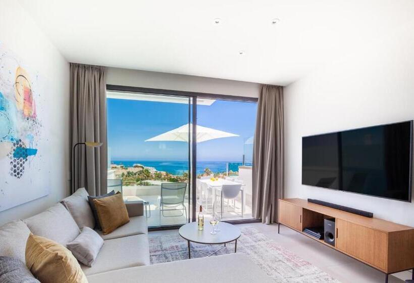 Апартаменты 2 Спальни с Бассейном, Seaview Residence With Private Pool