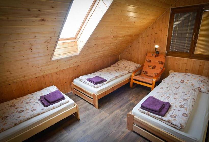 Номер Стандарт Трехместный, Penzion Sklep Sv. Urbana