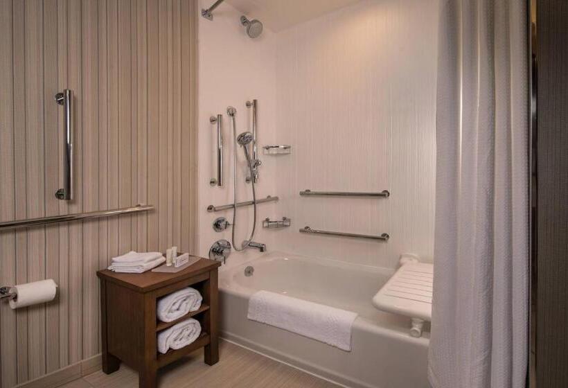 Номер Стандарт Адаптированный для Инвалидов, Courtyard By Marriott Hershey Chocolate Avenue