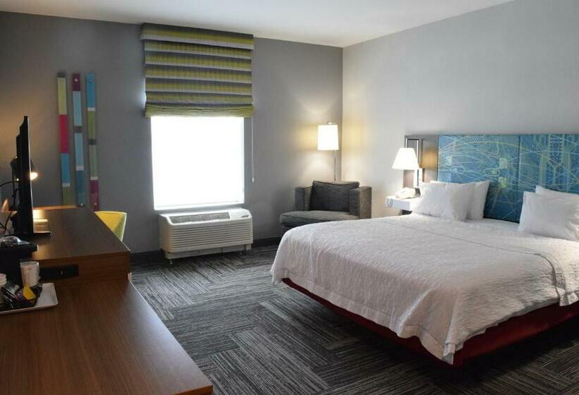 キングサイズベッドのスタンダードルーム, Hampton Inn Buffalohamburg