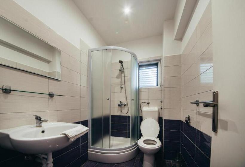 آپارتمان 1 خوابه با بالکن و چشم‌انداز دریا, Apartments Vala