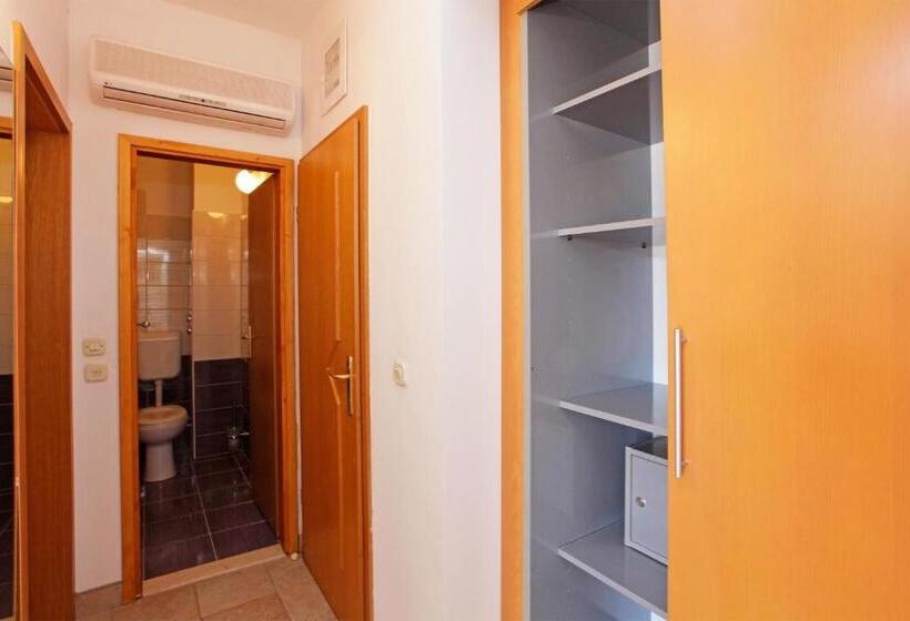 اتاق استاندارد با بالکن و چشم‌انداز دریا, Apartments Vala