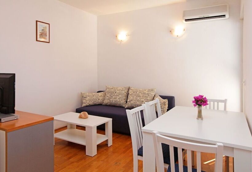 آپارتمان 1 خوابه با بالکن, Apartments Vala