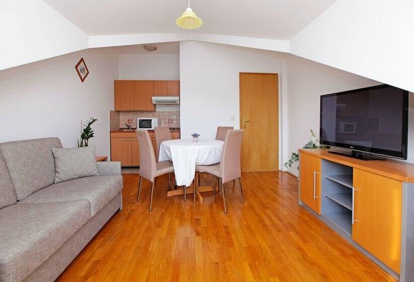 آپارتمان 1 خوابه با بالکن, Apartments Vala