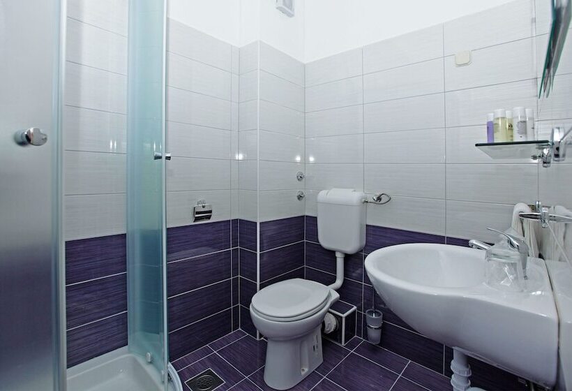 آپارتمان 1 خوابه با بالکن, Apartments Vala