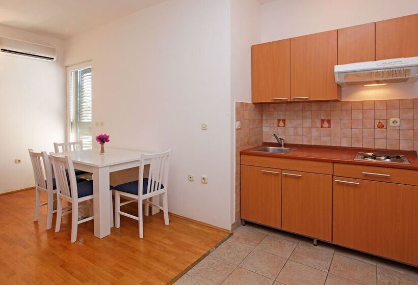 آپارتمان 1 خوابه با بالکن, Apartments Vala