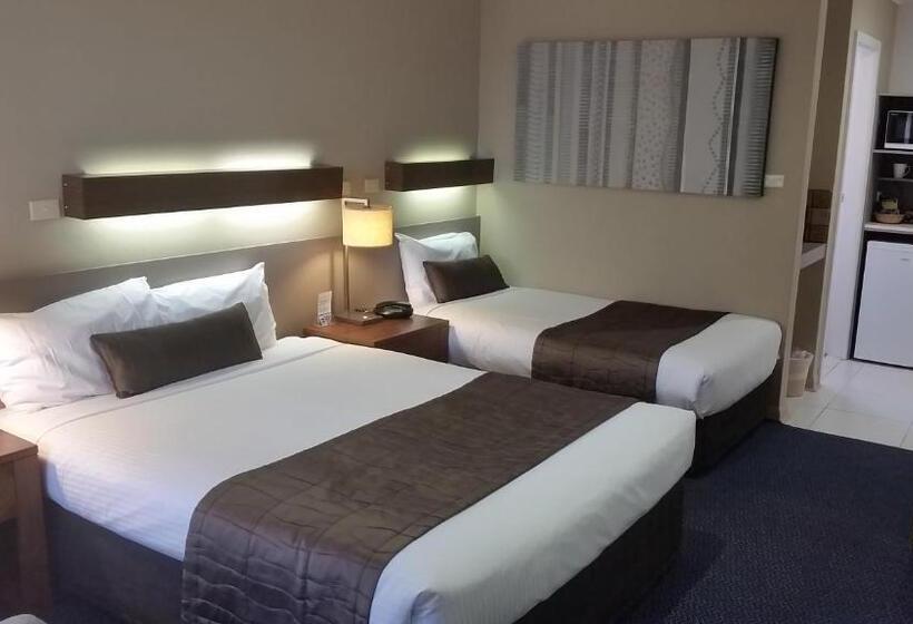 Номер Deluxe, In Town Motor Inn