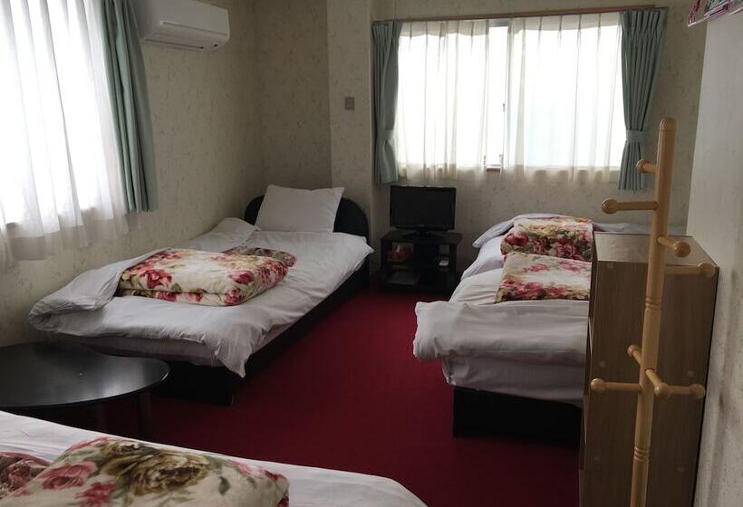 Habitación Cuádruple Estándar Baño Compartido, Pension Kitashirakawa