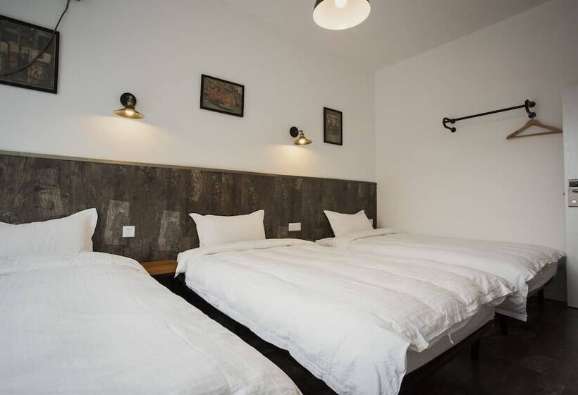 标准三人间, Zhangjiajie Mini Inn