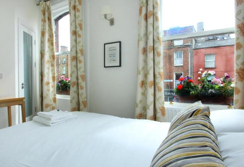اتاق لوکس, Eccles Townhouse