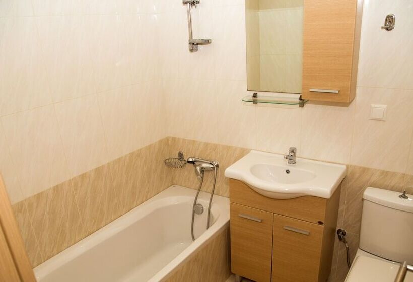Бунгало с видом на бассейн, Lagada Bay Resort