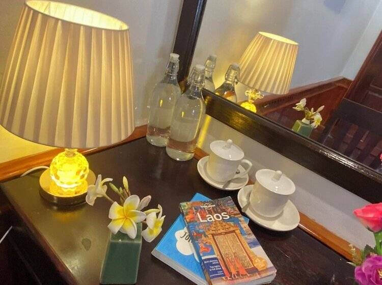 수피리어 룸, Golden Lotus Place
