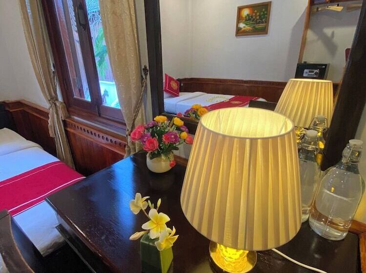 수피리어 룸, Golden Lotus Place