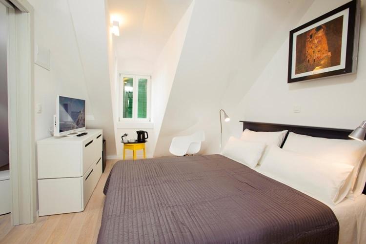 阁楼房, Grgur Ninski Rooms