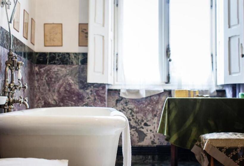 سوئیت با تخت بزرگ, B&b Villa Cernigliaro Dimora Storica