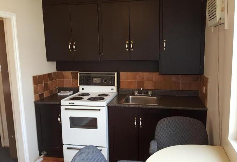 חדר סטנדרט יחיד, Hat Motel