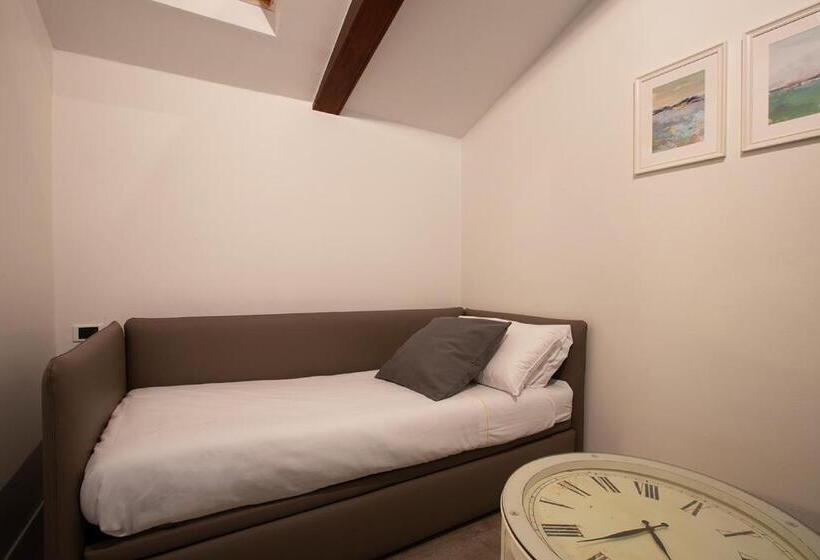 חדר סטנדרט לארבעה, Orso Bruno