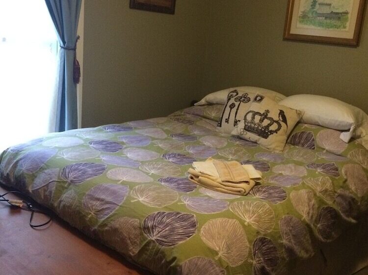 デラックスルーム, Ye Olde Walkerville Bed & Breakfast