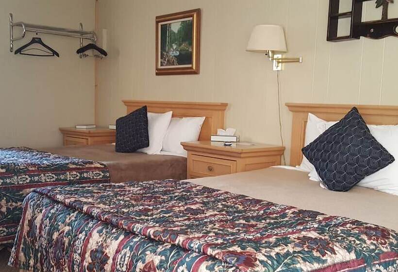 ２ダブルベッドのスタンダードルーム, Trail S End Motel Downtown Lewistown