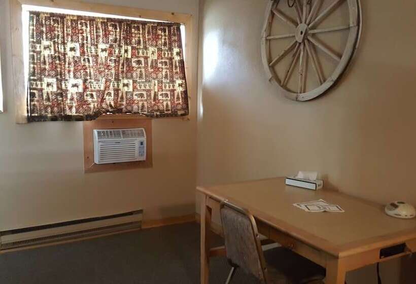 ２ダブルベッドのスタンダードルーム, Trail S End Motel Downtown Lewistown