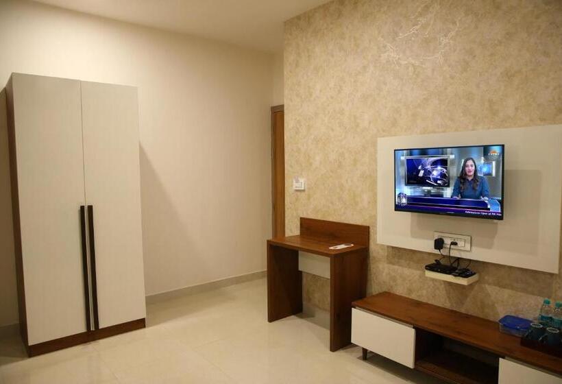 스탠다드 룸 킹사이즈 침대, Zing Rooms By Guesthouse Suites