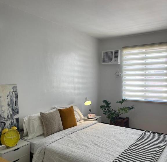 스탠다드 룸, Minimalist 1br Condo Unit In Imus With Wifi And Balcony