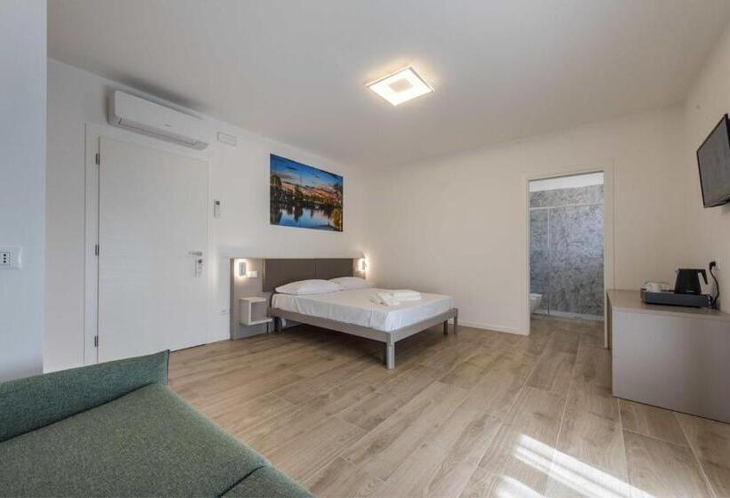 四人豪华间, Stadio Luxury Guesthouse