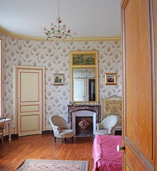 Номер Deluxe, Château De La Luardaye