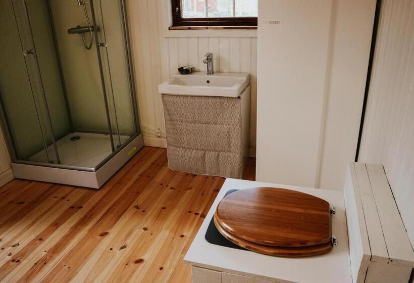 Семейный Номер, The Thistle Inn   Eko Farmstay