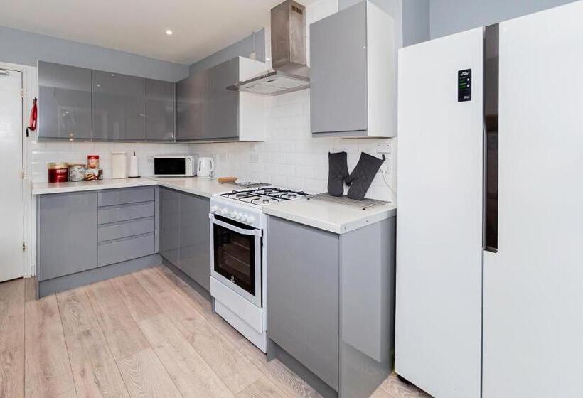 스탠다드 룸 공동 욕실, Shirley House 5, Guest House, Self Catering, Self Check In With Smart Locks, Use Of Fully Equipped K