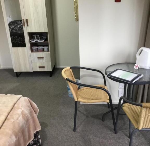 Номер Стандарт, Waitomo Caves Guest Lodge