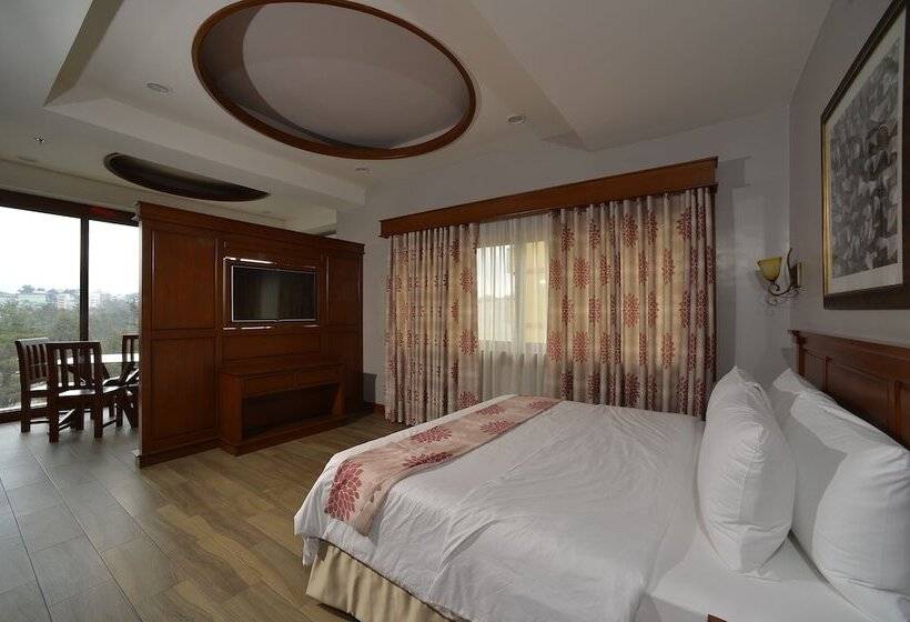 جناح, Paragon Hotel And Suites