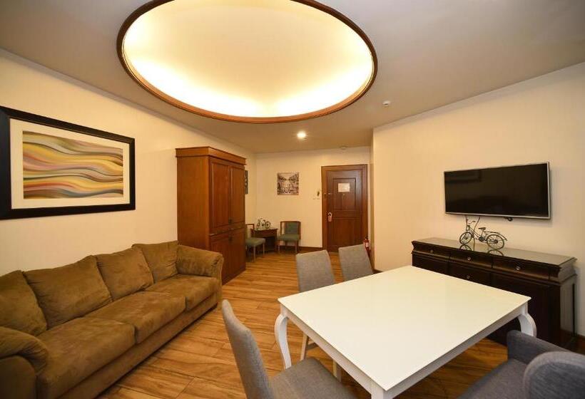 小型套房, Paragon Hotel And Suites