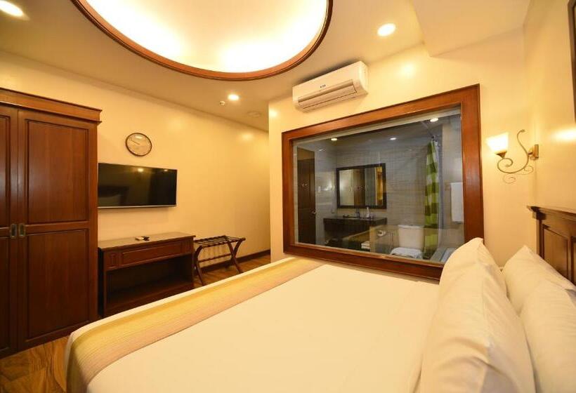 带大床的标准间, Paragon Hotel And Suites